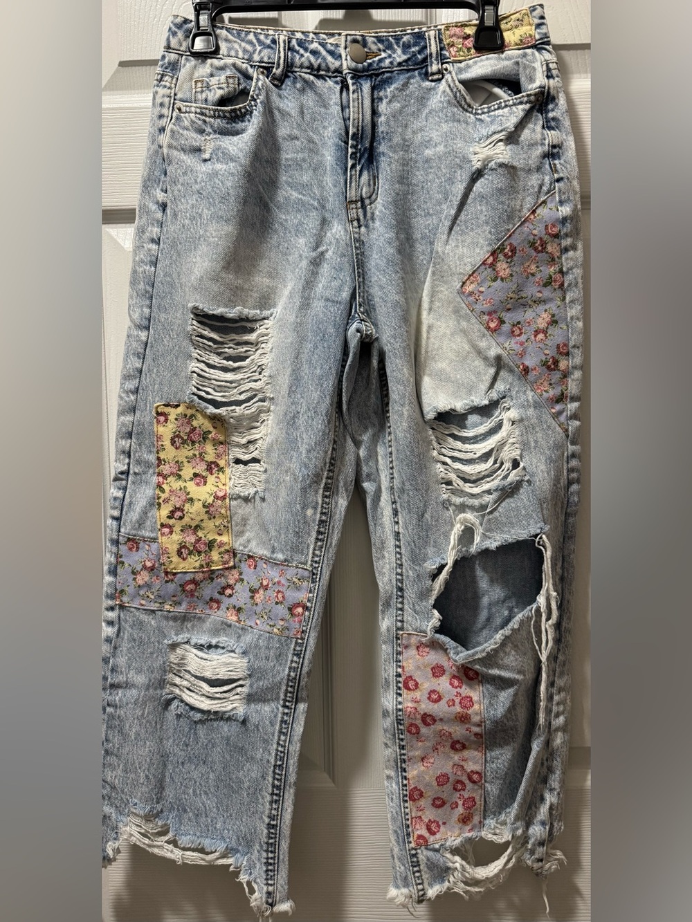 Light Blue Distressed Cropped Jeans with Floral Patchwork